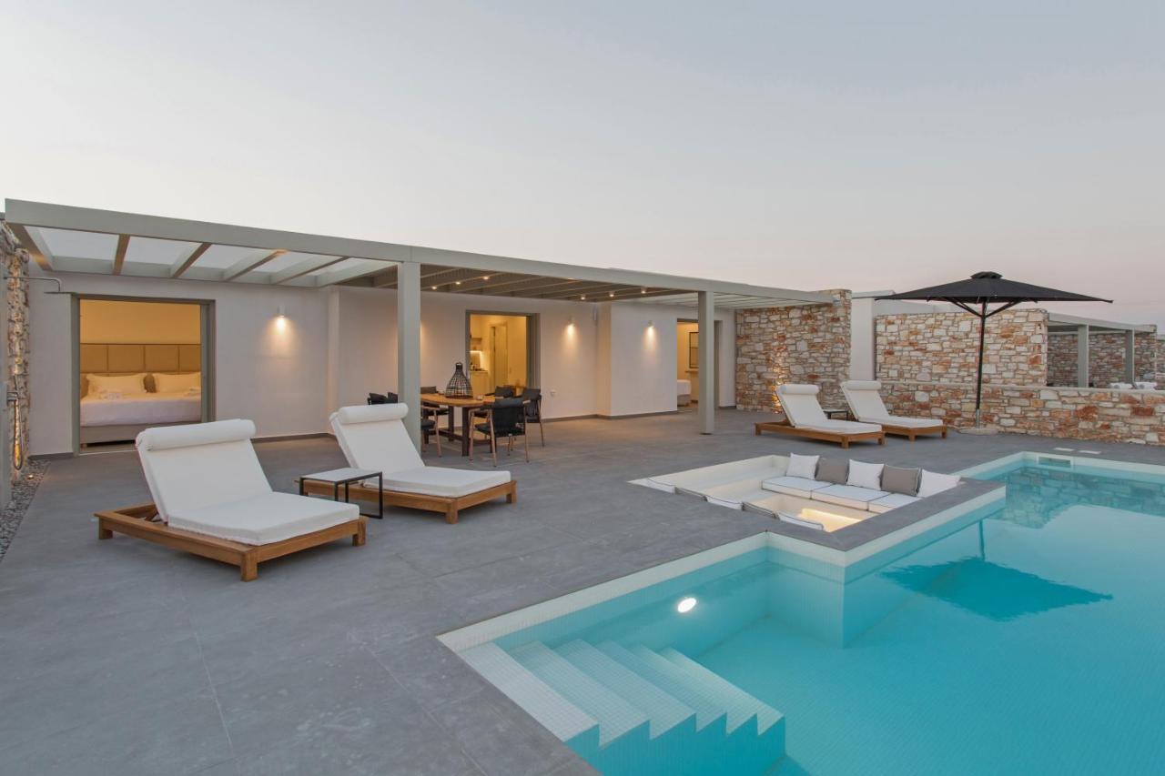 T7 Luxury Villas Paros エクステリア 写真