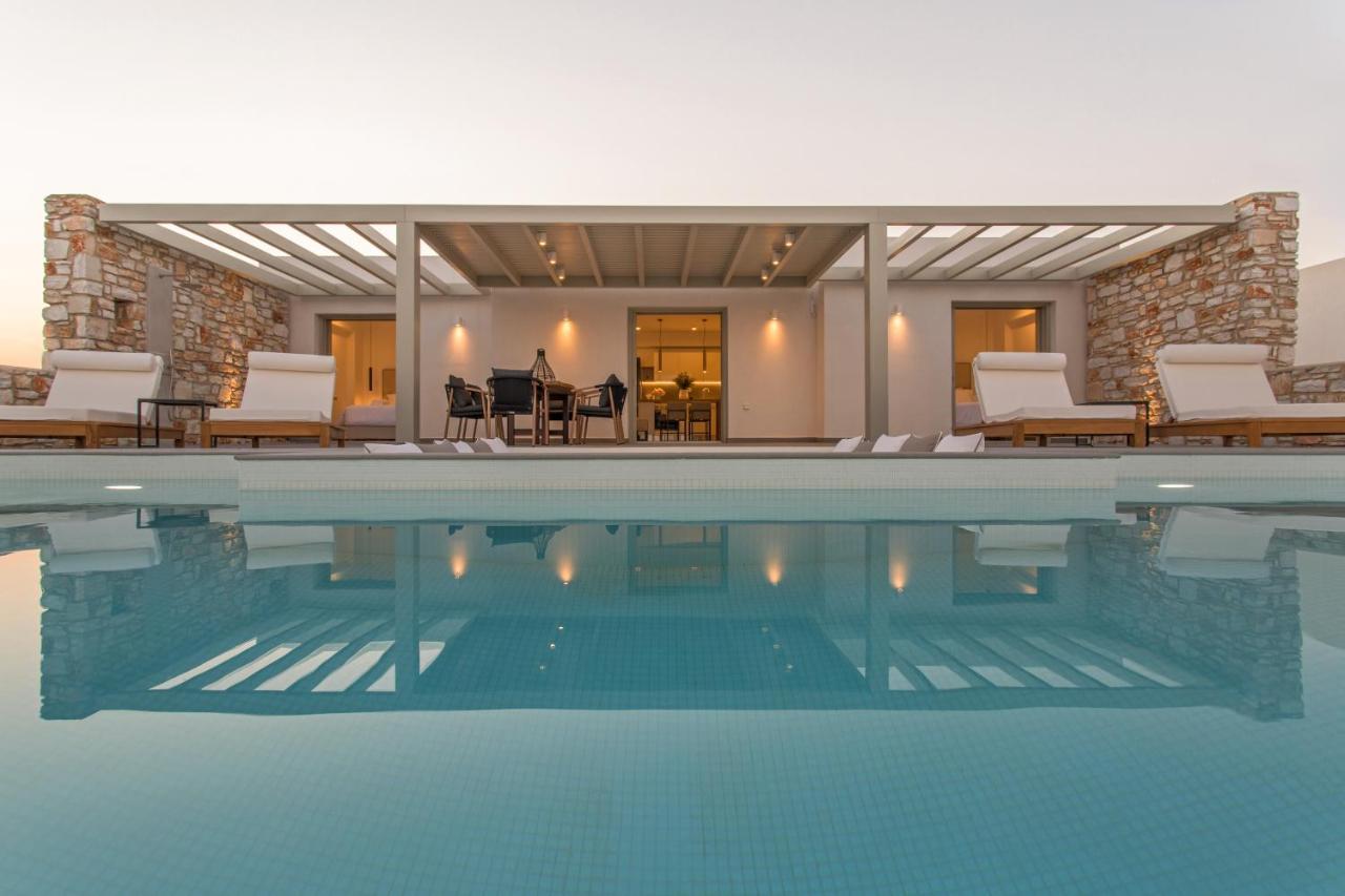 T7 Luxury Villas Paros エクステリア 写真