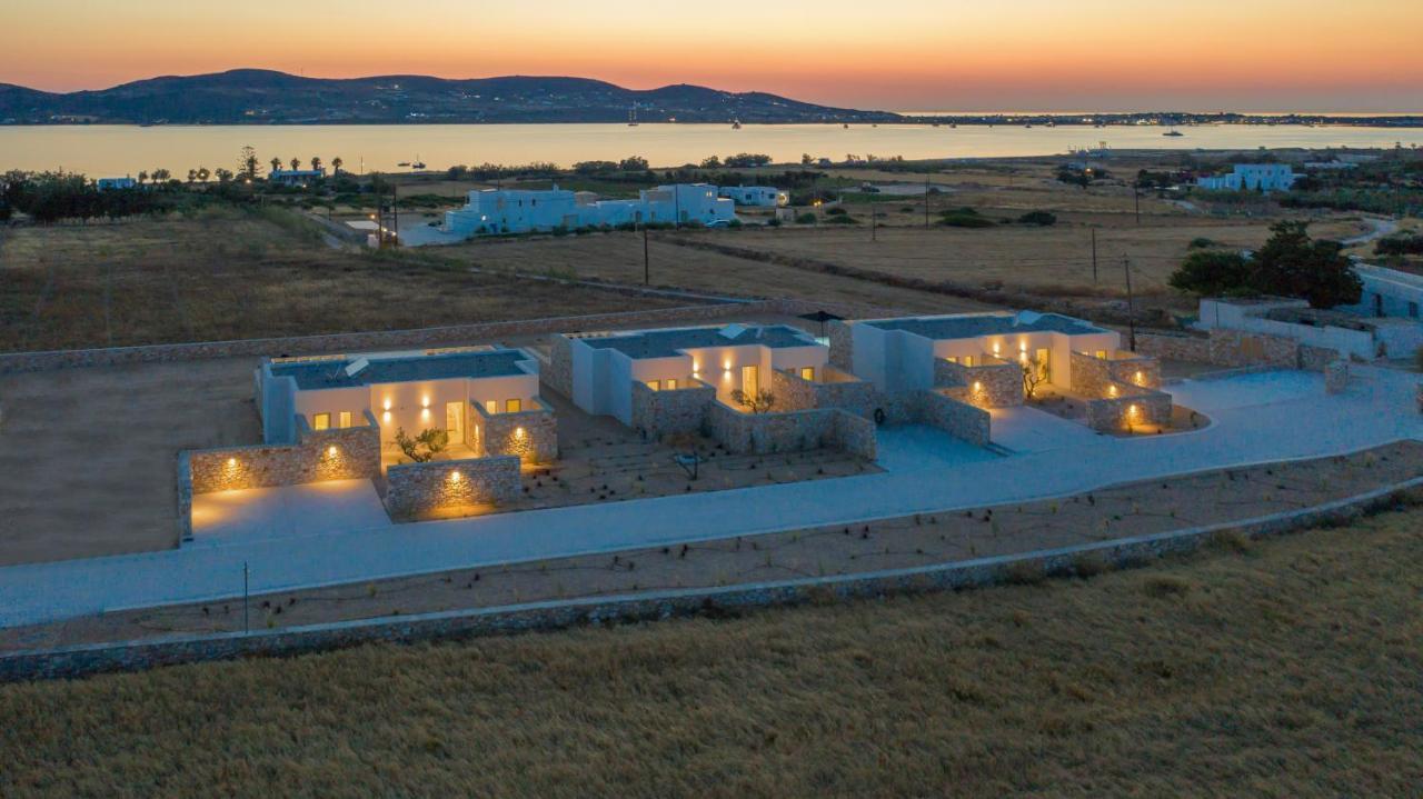 T7 Luxury Villas Paros エクステリア 写真