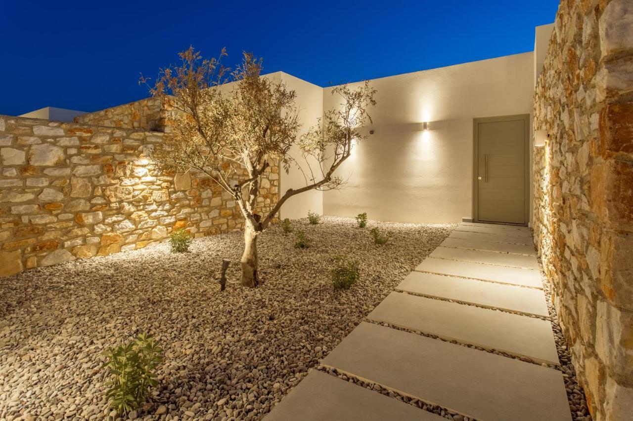 T7 Luxury Villas Paros エクステリア 写真