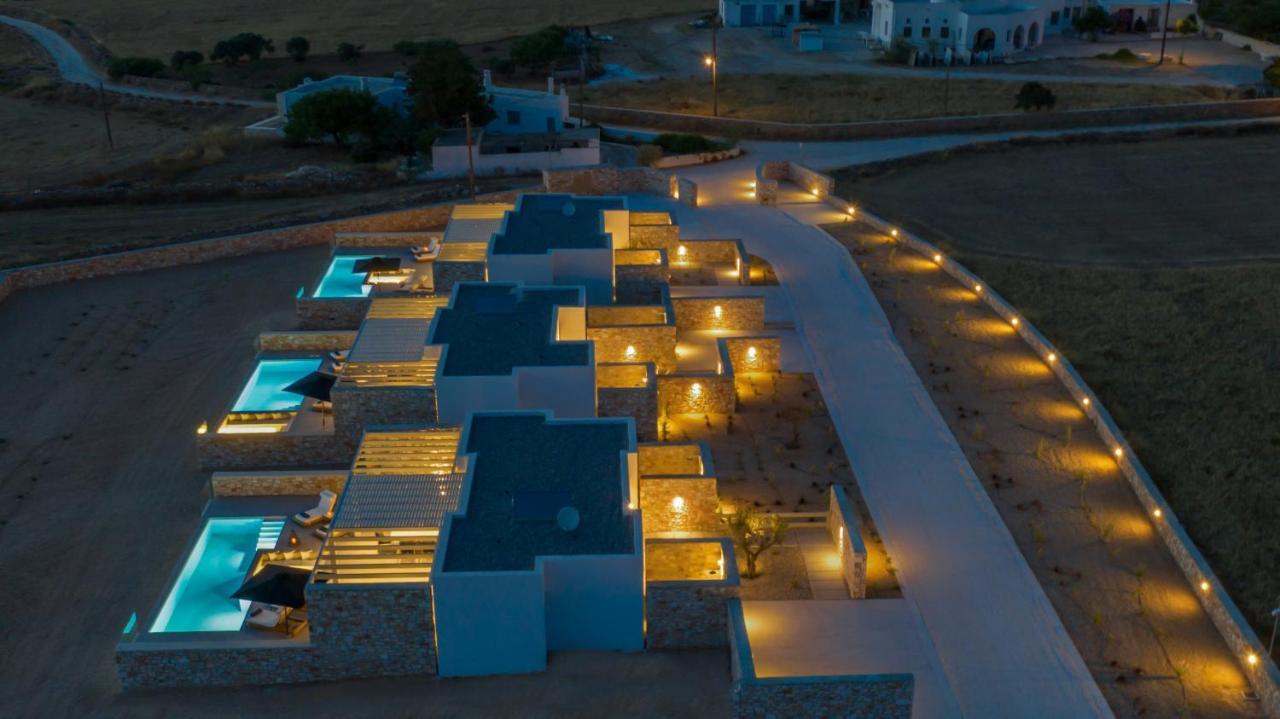 T7 Luxury Villas Paros エクステリア 写真