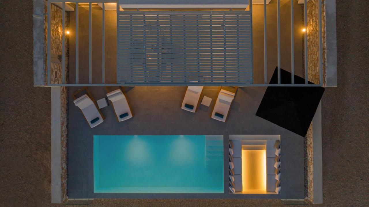 T7 Luxury Villas Paros エクステリア 写真