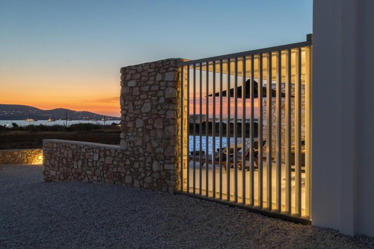 T7 Luxury Villas Paros エクステリア 写真